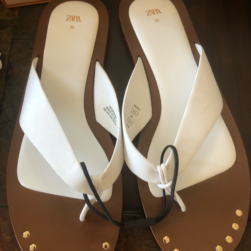 Zara  Flat leather sandals